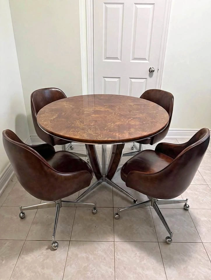 Round Dining Table + 4 Chairs