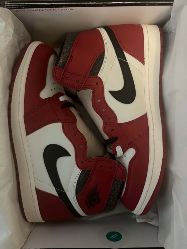 Air Jordan 1 High - Chicago Lost and Found