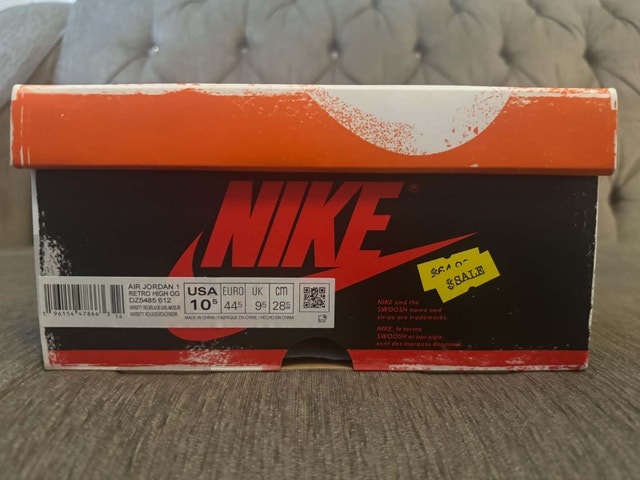 Air Jordan 1 High - Chicago Lost and Found - photo 3