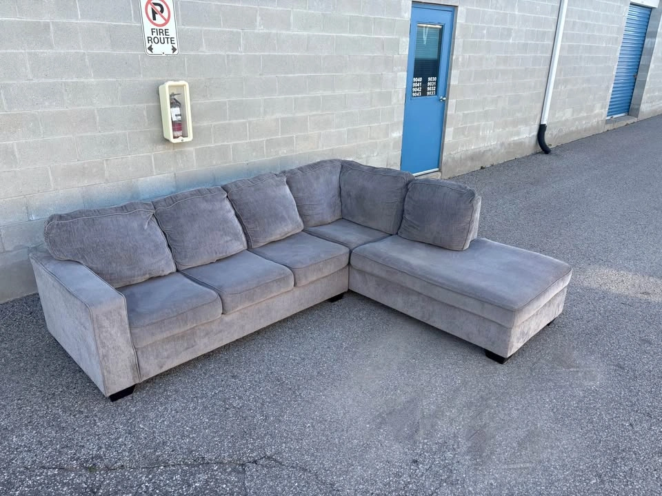 Light Grey Large Sectional Sofa with Chaise - photo 2