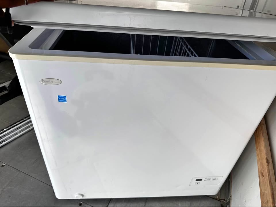 Deep freezer