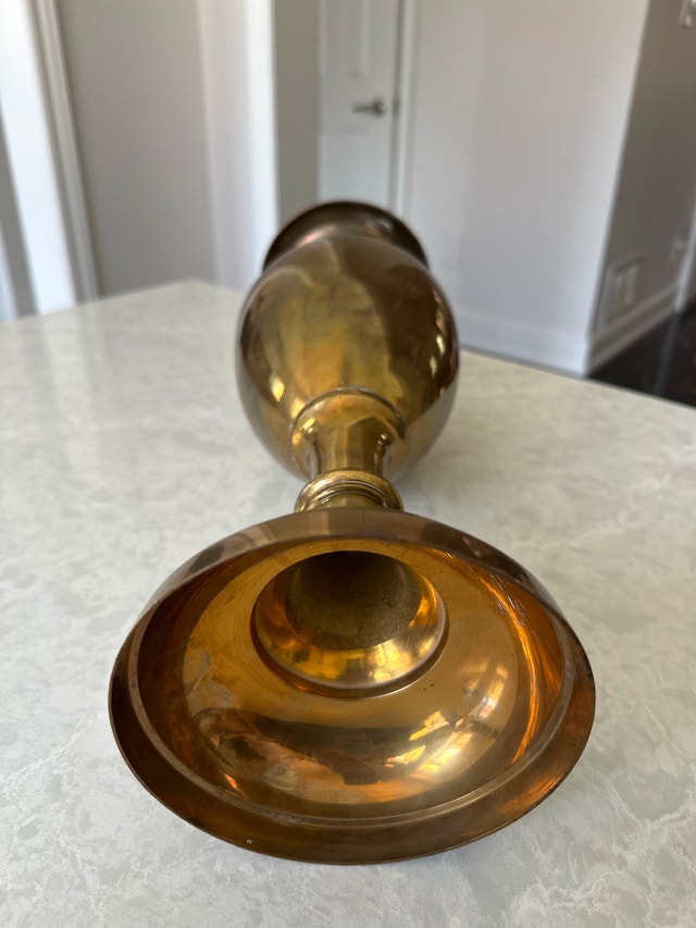 Vintage 18.5” polished solid brass vase. - photo 4