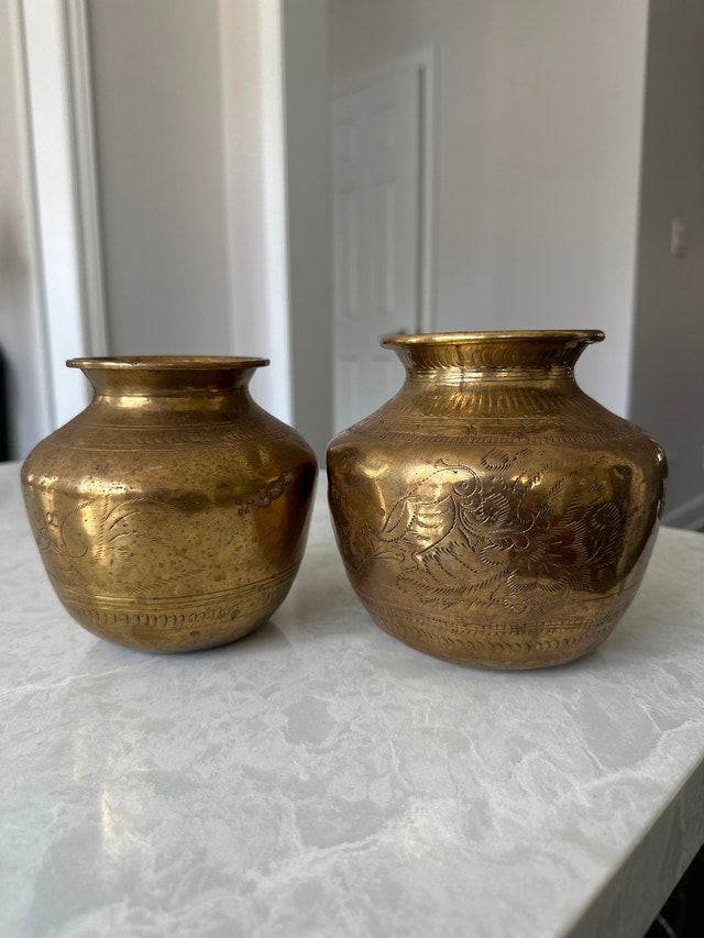Vintage Hand Crafted Brass Water Pots. Set of two. - photo 2