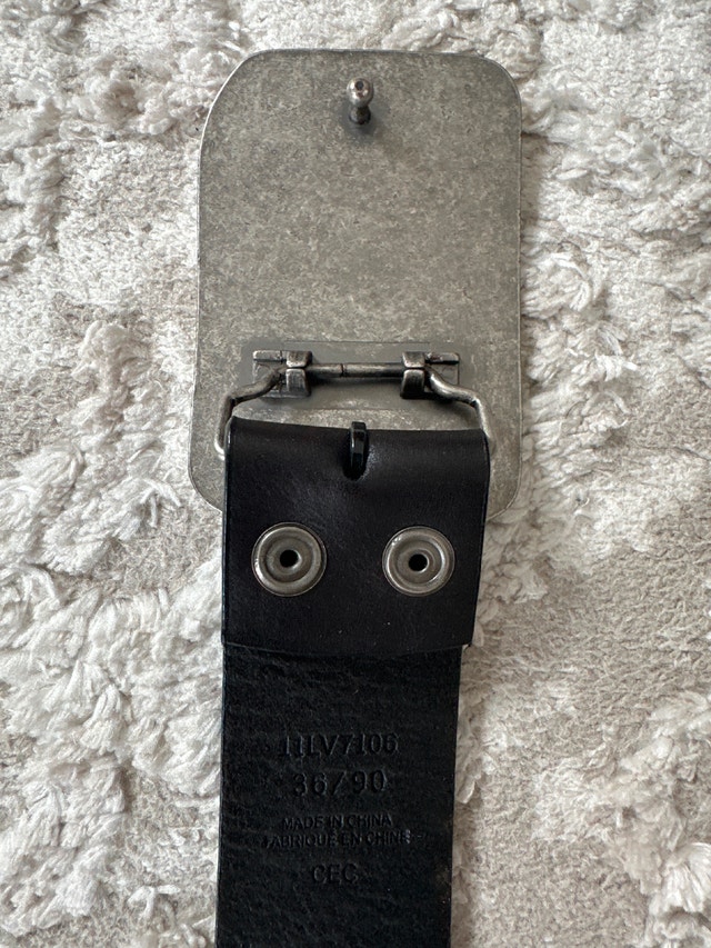 Levi's vintage men's black leather belt, size 36. - photo 5