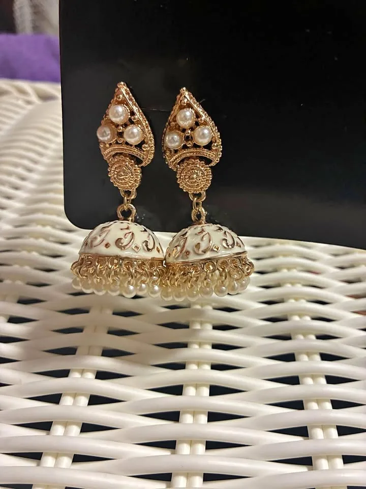 Popular desi earrings thumbnail
