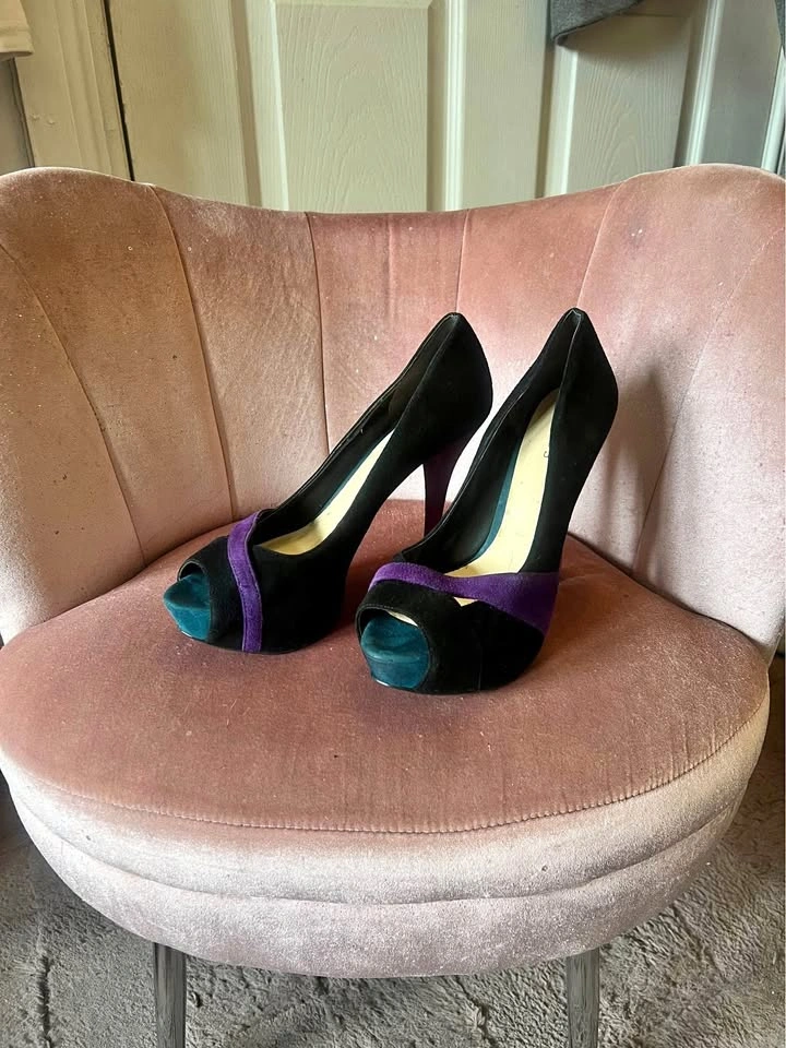 Black, Purple, Fuscia & Teal Guess Peep-Toe Stilettos Size 8.5