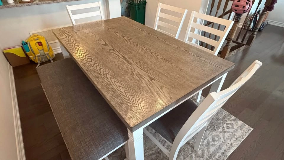 Leon’s 6-Piece Two-Tone Dining Set with Table, 4 Chairs, and Ben - photo 2