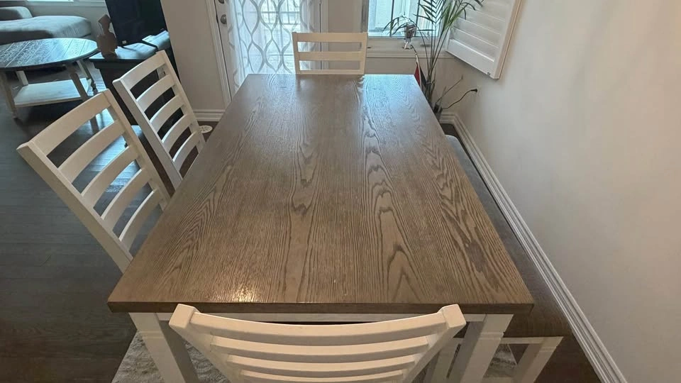 Leon’s 6-Piece Two-Tone Dining Set with Table, 4 Chairs, and Ben - photo 3