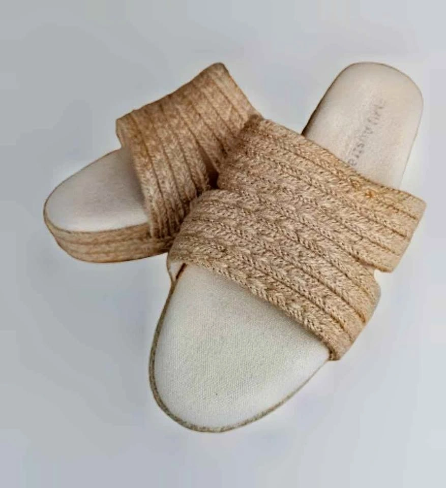 BRAND NEW EMU Australian Made Slides Size 9 Natural Sisal