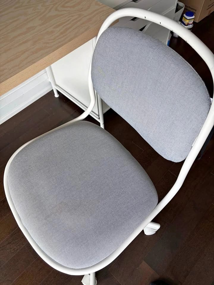 IKEA BLECKBERGET Swivel Chair