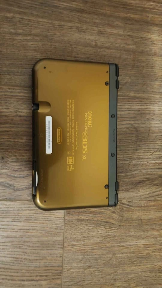Nintendo 3ds XL Zelda Hyrule Edition - photo 2