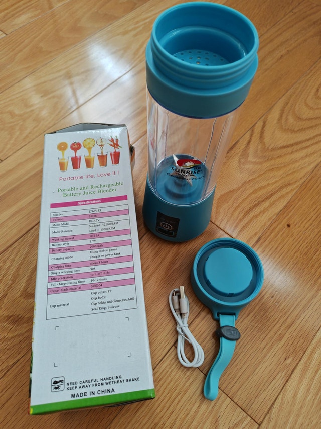 Portable Rechargeable Blender with Charger - photo 2