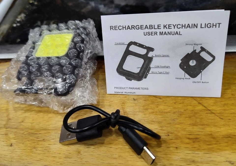Rechargeable EDC keyring flashlight USB C - photo 3