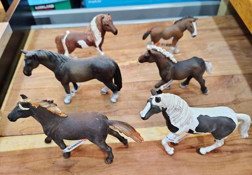 SET OF 6 "SCHLEICH" FARM HORSES ANIMALS