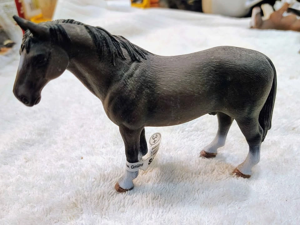 SET OF 6 "SCHLEICH" FARM HORSES ANIMALS - photo 3