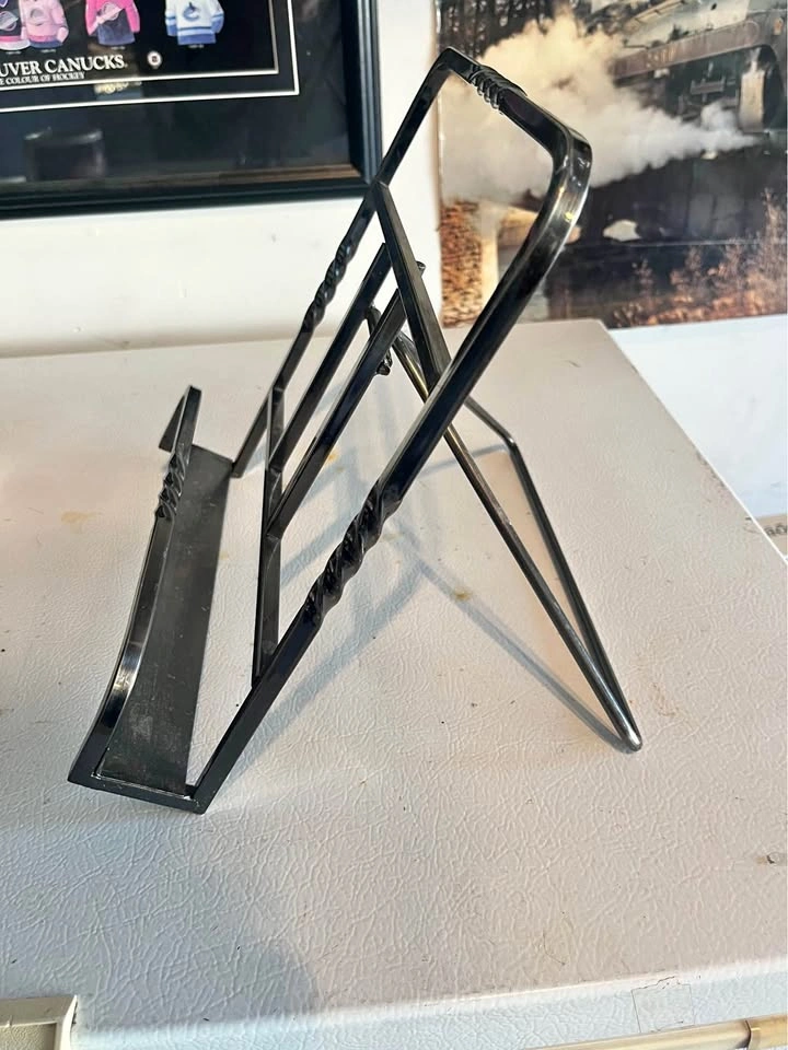 Black Twisted Metal Cookbook Stand