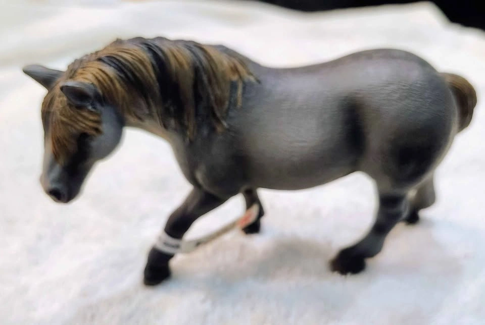 SET OF 6 LARGER DRAUGHT HORSE FIGURINES ANIMALS - photo 3