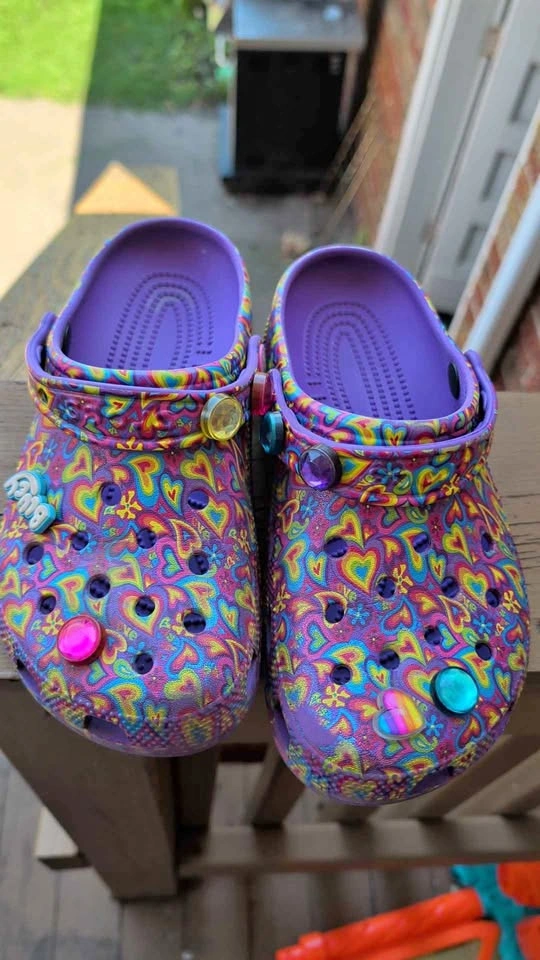 Crocs size m4 w6