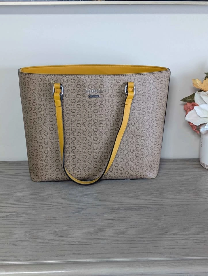 Guess Tote, Wristlet and Wallet - photo 2