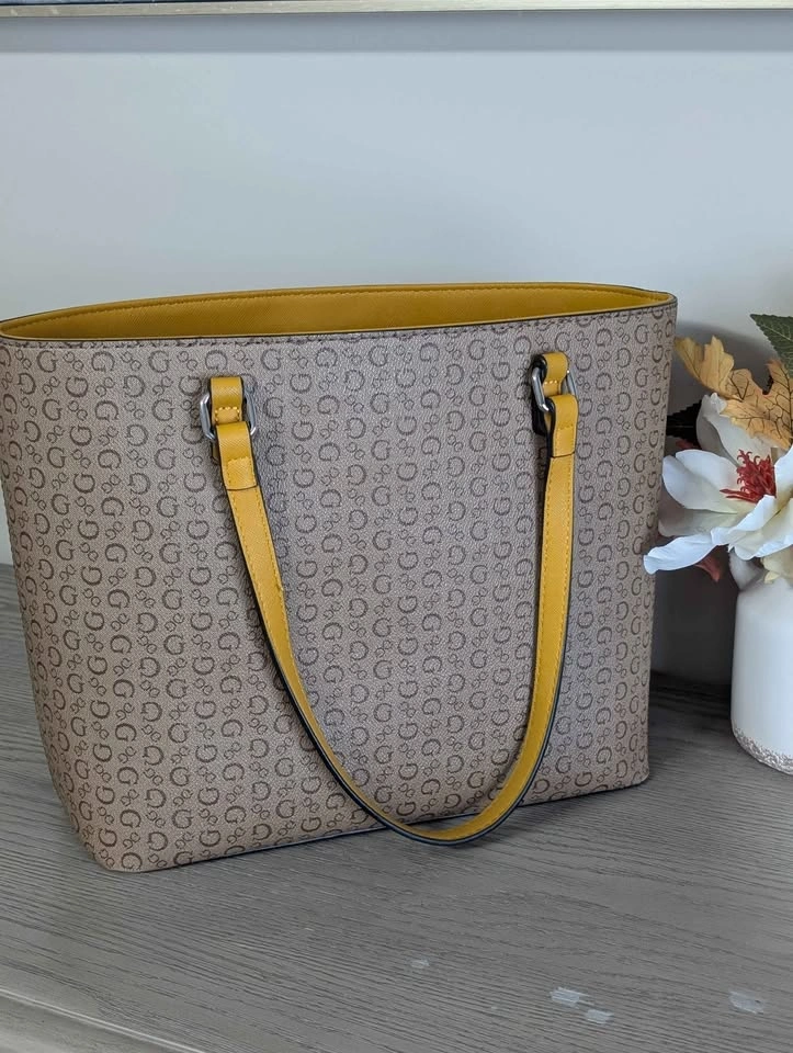 Guess Tote, Wristlet and Wallet - photo 3