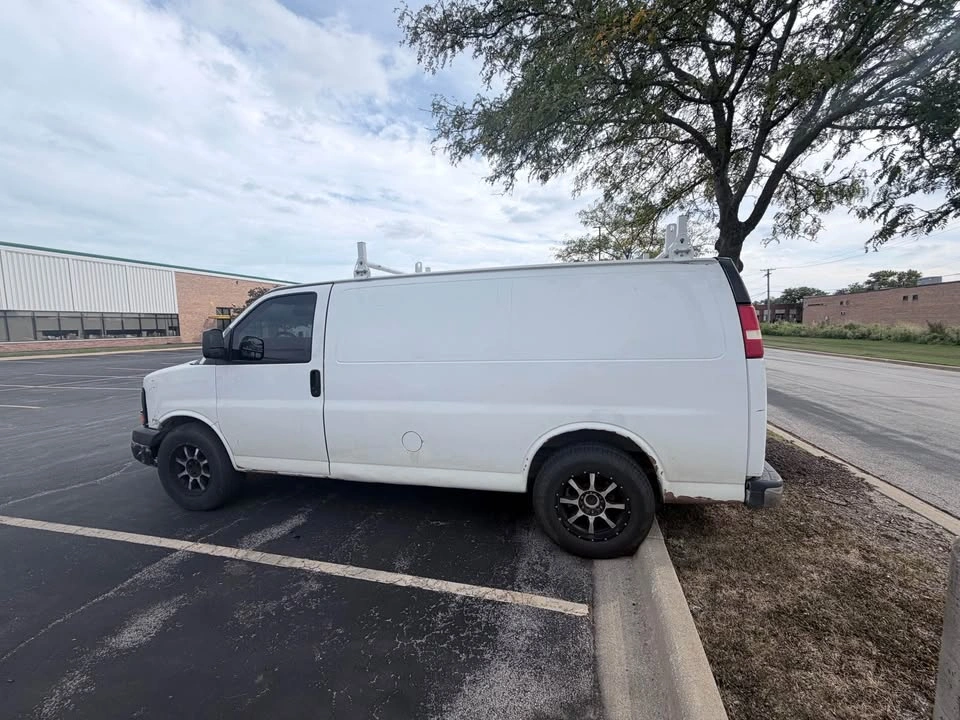 2012 Cargo Van - 250,000 miles - Ready to work - photo 2