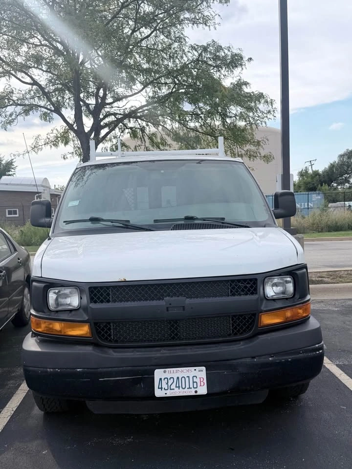 2012 Cargo Van - 250,000 miles - Ready to work - photo 4