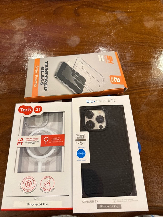 Iphone 14 Pro Phone Cases (Clear & Black) and 6.1 tempered glass