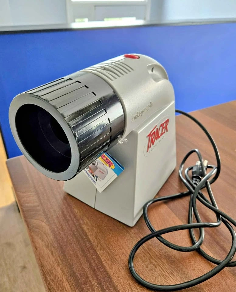 Artograph Tracer Projector & Enlarger – In Original Box