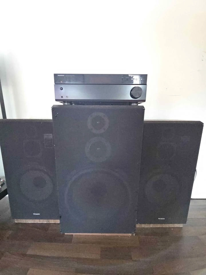 Insignia NS-STR514 Stereo Receiver and Panasonic Speakers