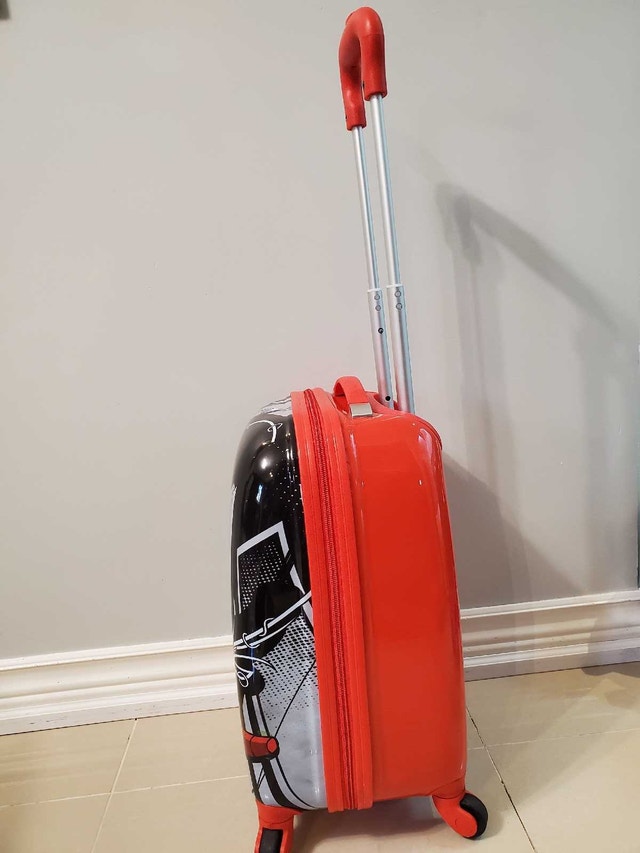 Heys spider man luggage lightly used 3 times - photo 2