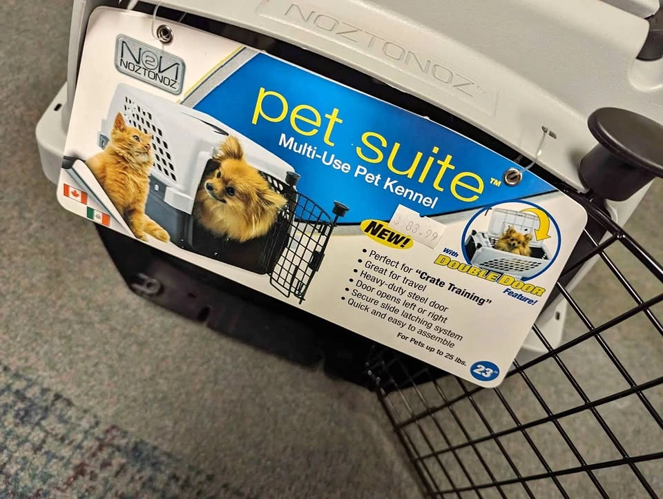 Plastic pet carrier 2 entry