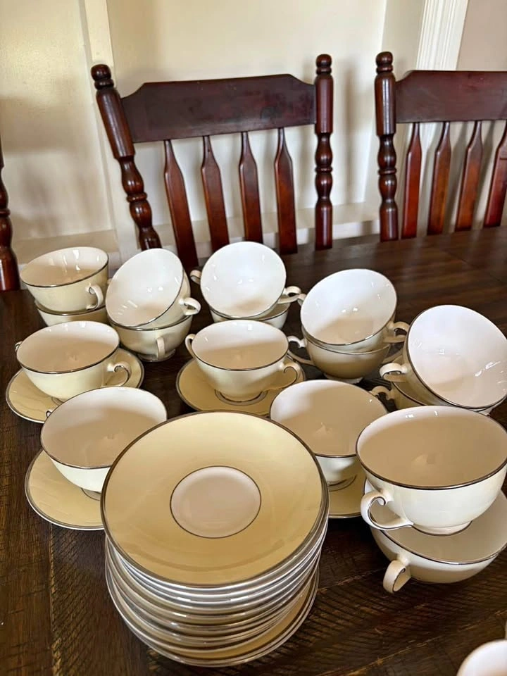 Royal Grafton Silver Moon Fine Bone China Soup Set (26 pcs)