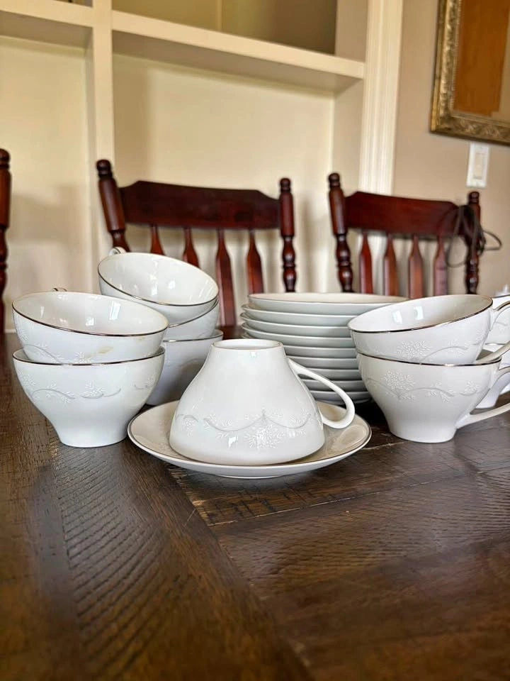 Noritake Whitebrook Tea Cup and Saucer Set (set of 10)