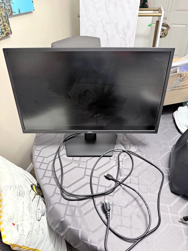 Dell 27 Monitor - SE2722H