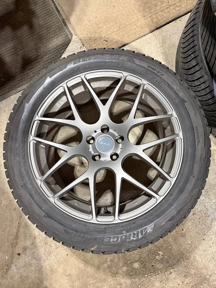 Porsche Macan 2017 Winter Tires