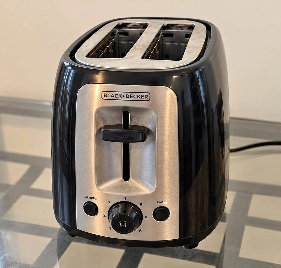 BLACK+DECKER 2-Slice Toaster – Stainless Steel – Like New
