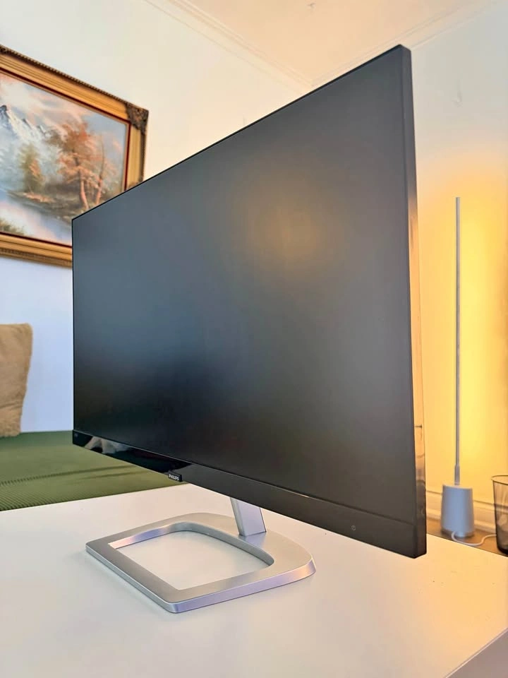 Philips 246E 24” IPS Full HD 1080p Monitor [Like New]
