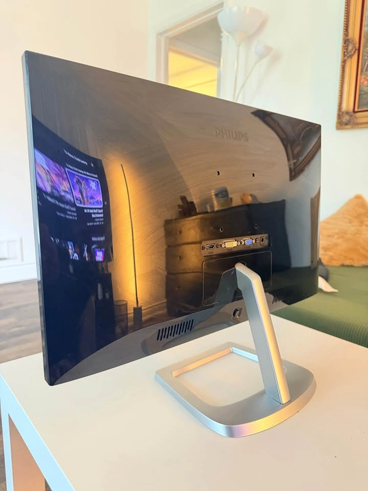 Philips 246E 24” IPS Full HD 1080p Monitor [Like New] - photo 2