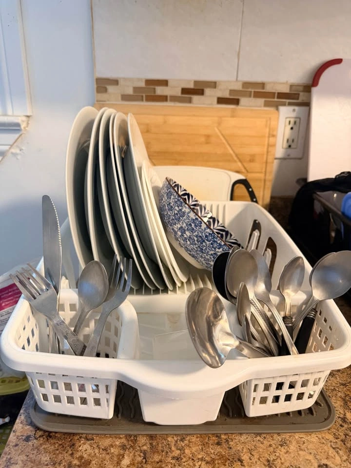 Complete Kitchen Set – Plates, Bowls, Cutlery, Chopping Boards & - photo 2
