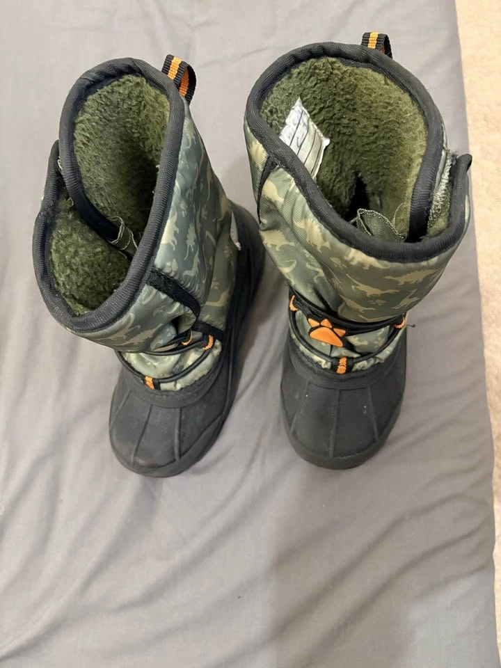 Children's Dinosaur Print Snow Boots Size 10 - photo 2