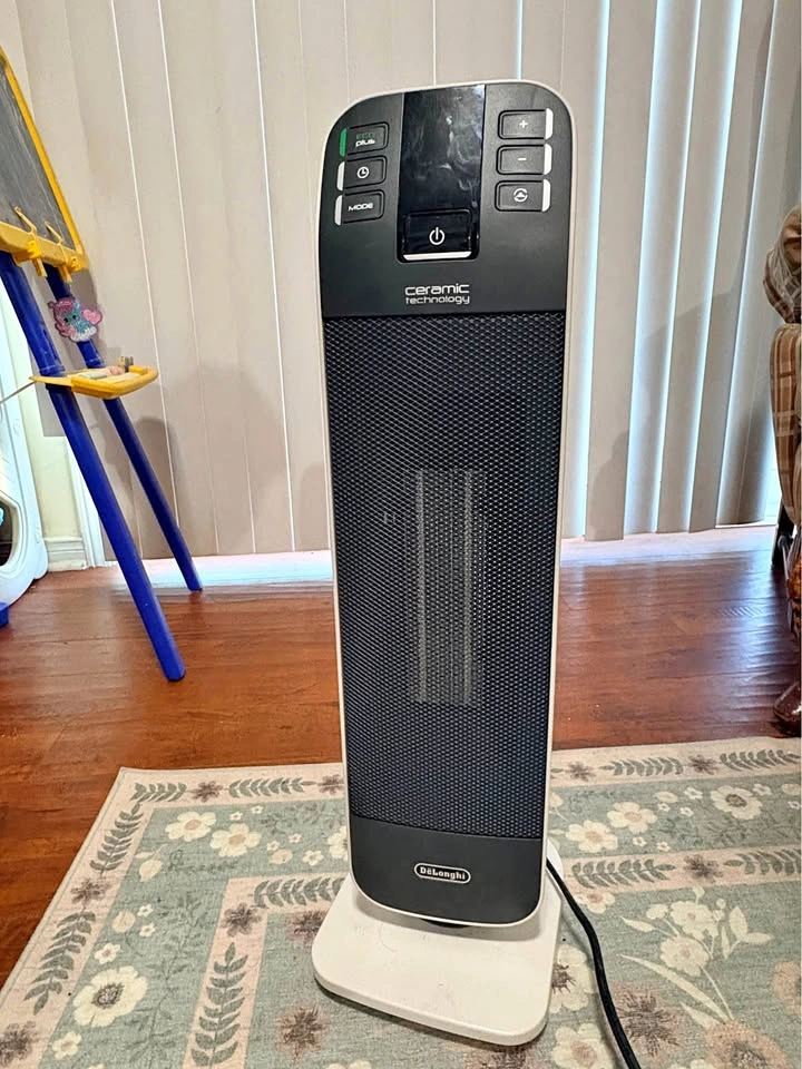 De'Longhi Ceramic Tower Heater