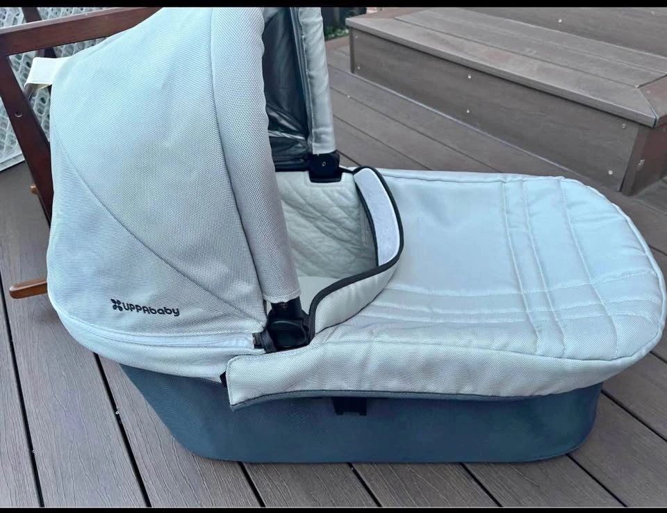 UPPAbaby Bassinet + Jolly Jumper – Excellent Condition