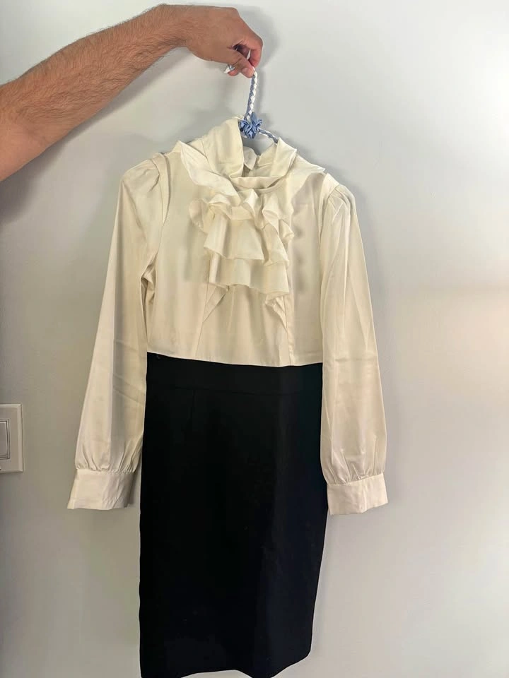 Moving out women’s clothing