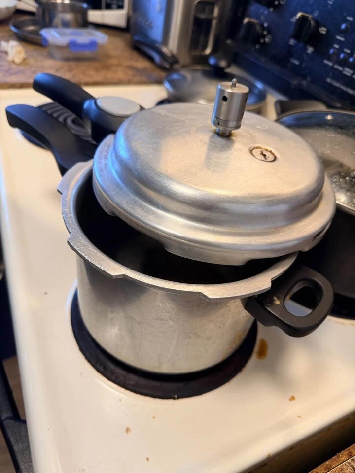 Aluminum Pressure Cooker - 3L - photo 2