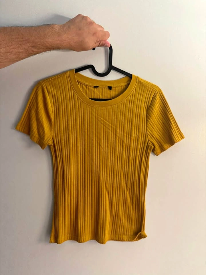 Moving out women’s clothing