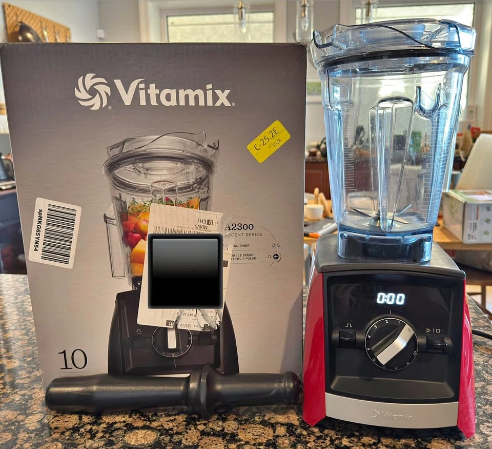 Vitamix A2300 with accessories - Like NEW!