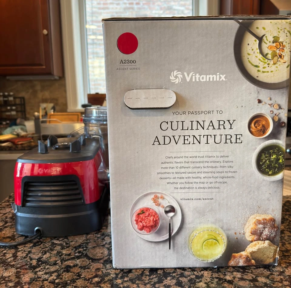 Vitamix A2300 with accessories - Like NEW! - photo 3