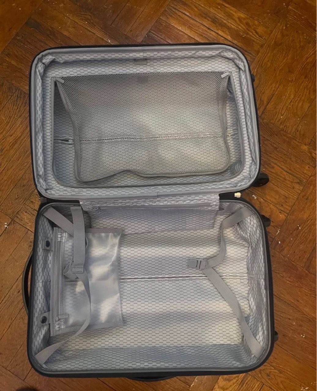 Delsey Hard Shell Spinner Luggage - photo 3