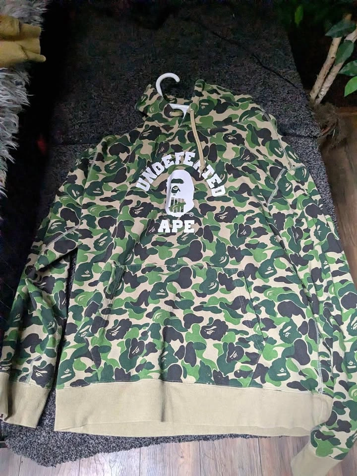Bape x undefeated hoodie xl AUTHENTIC