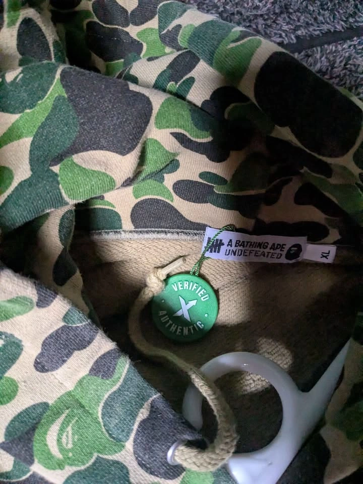 Bape x undefeated hoodie xl AUTHENTIC - photo 2